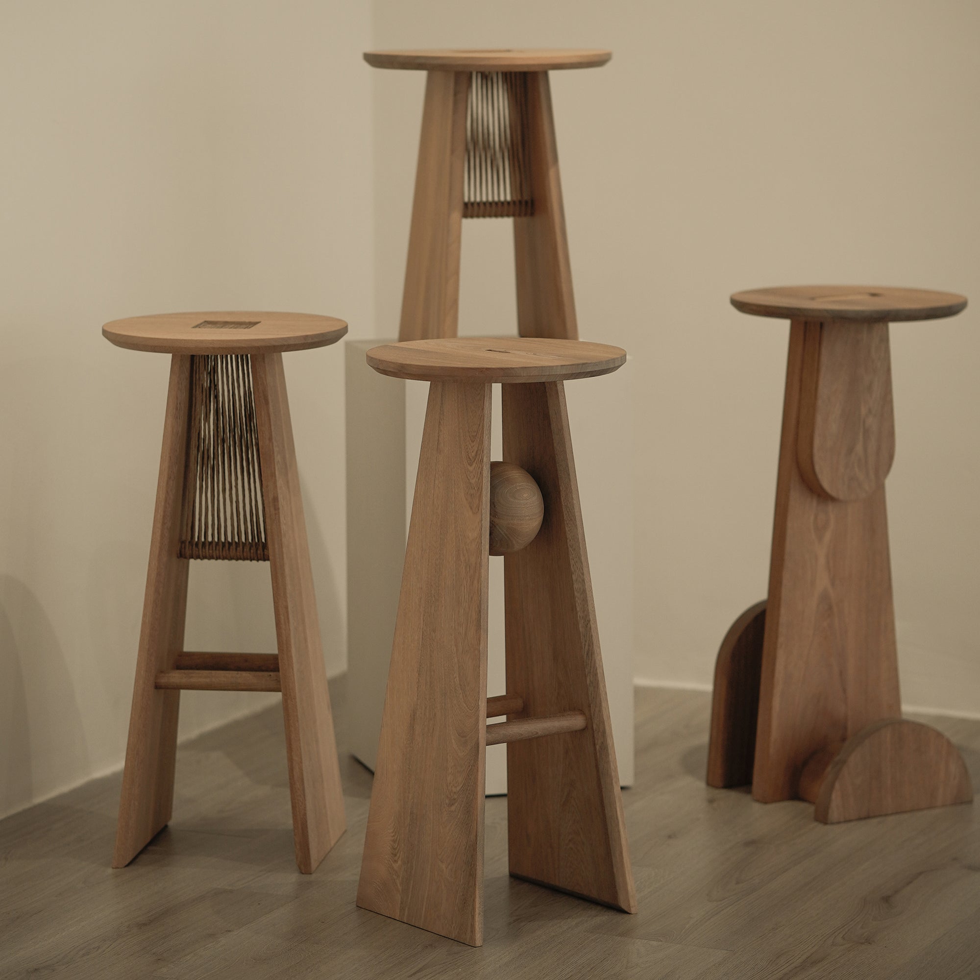 Basurto Bar Stool 01