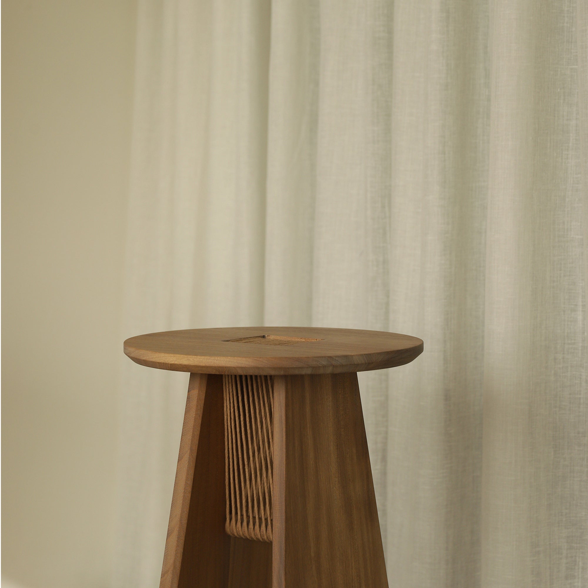 Basurto Stool 02